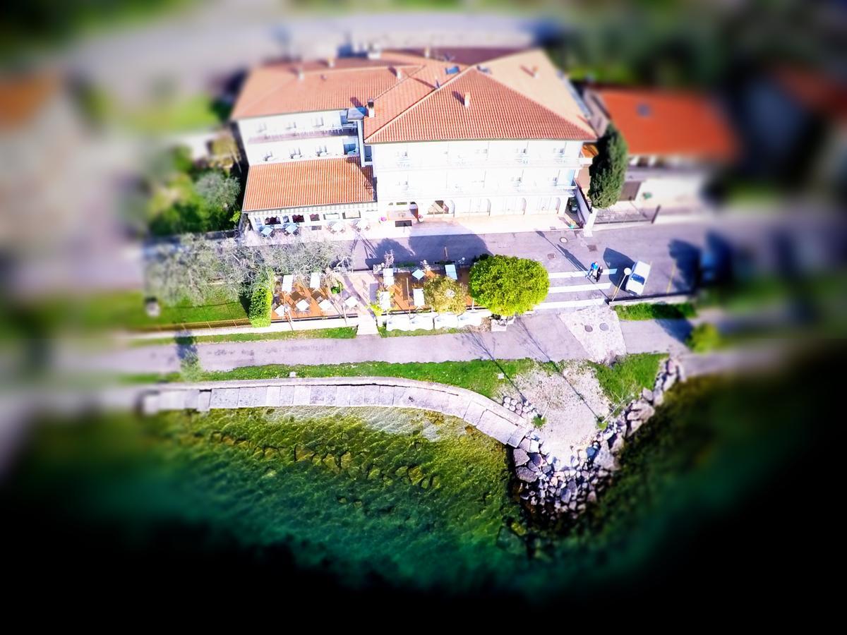Piccolo Hotel Direkt Am See Brenzone Extérieur photo