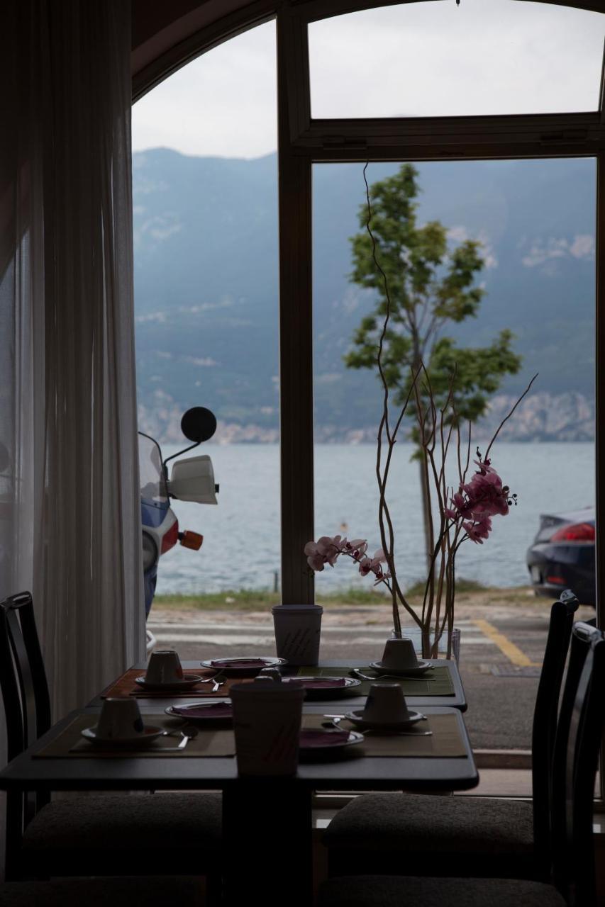 Piccolo Hotel Direkt Am See Brenzone Extérieur photo